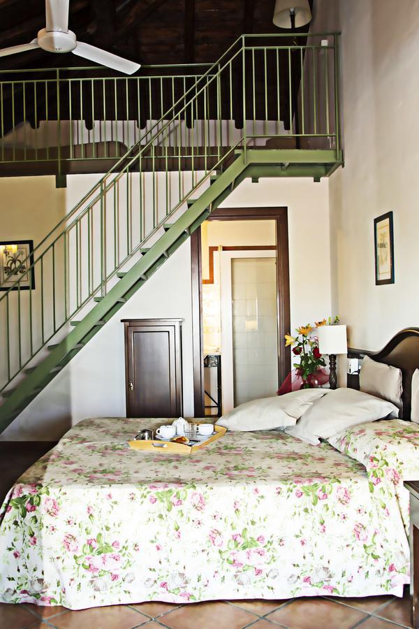 Le Case Del Merlo Turismo Rurale 米罗 外观 照片